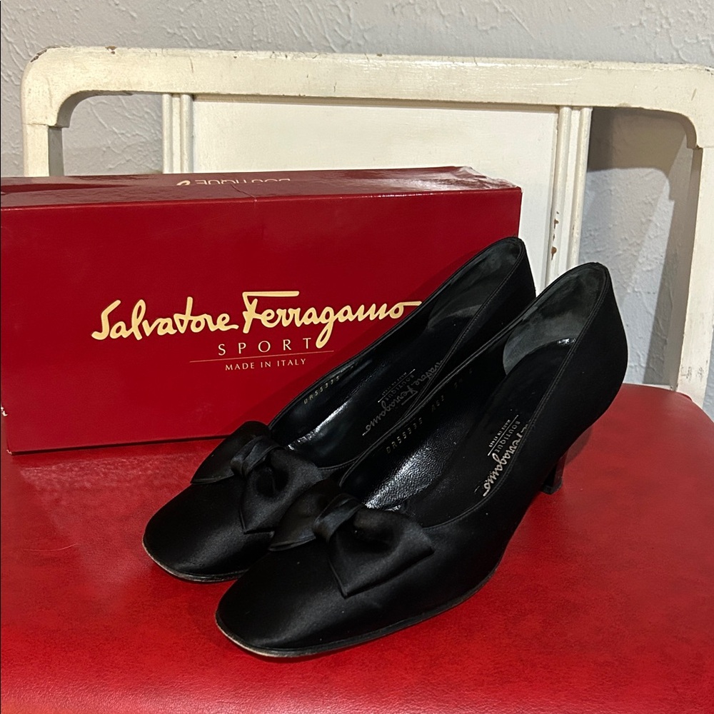 Salvatore Ferragamo Black Bow Satin Heels Sleek Design 9.5 C
